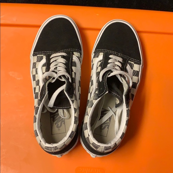 Vans - Picture 5 of 10